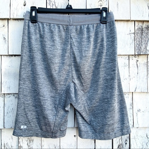 Uniqlo Running Men’s Shorts - Picture 2 of 5